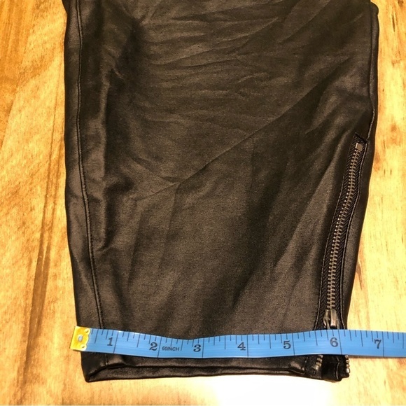 NWOT Torrid Faux Leather Black Pants Size 26 Biker Moto Stretch Ankle Zip PICS - Picture 9 of 12
